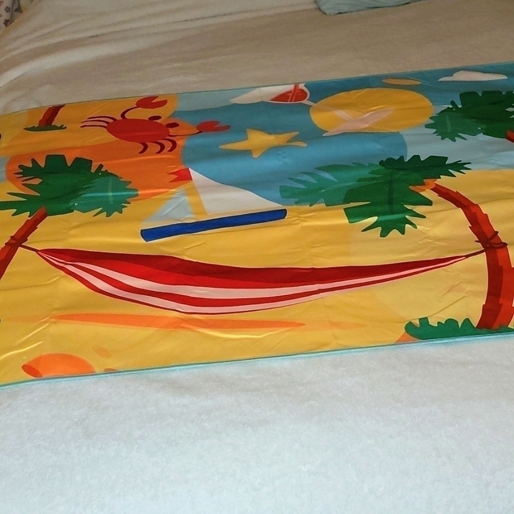 𝅺microfiber quick-dry beach blanket, packs tiny,  Brand new - Picture 2 of 4